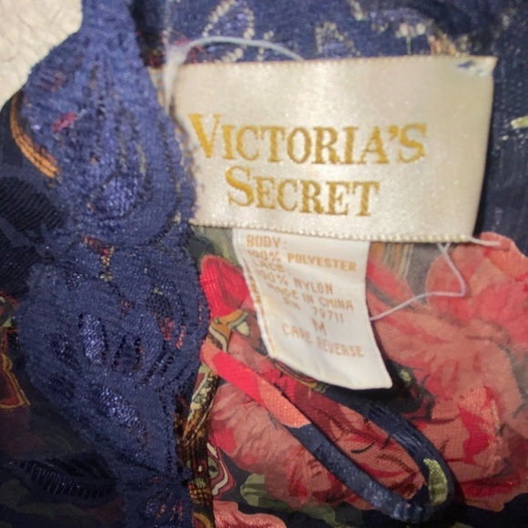 Victoria Secret Gold Label Vintage Floral Chemise Slip and Robe Set O/S-M - Picture 8 of 12